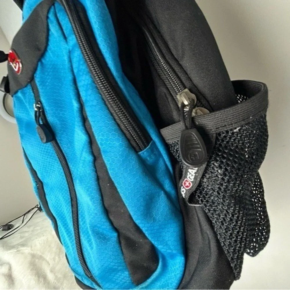 SwissGear Blue Black Large Airflow Laptop Backpack‎